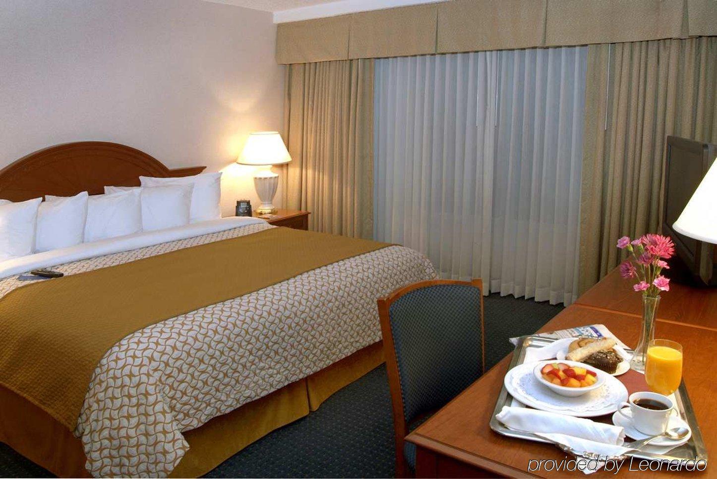 Embassy Suites Cincinnati - Rivercenter Covington Zimmer foto